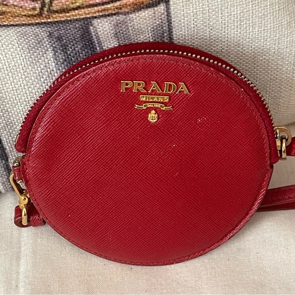 PRADA SAFFIANO LEATHER CIRCULAR WRISTLET POUCH⭐️AuThEnTiC - Picture 3 of 8
